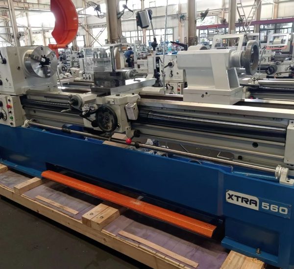 common horizontal lathe